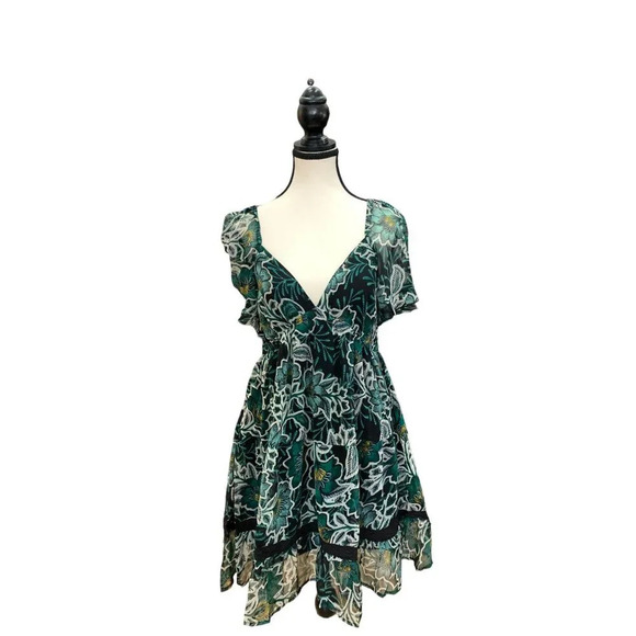 Band of Gypsies Bohemian V-Neck Floral Print Dress With Short Sleeves - Picture 4 of 9